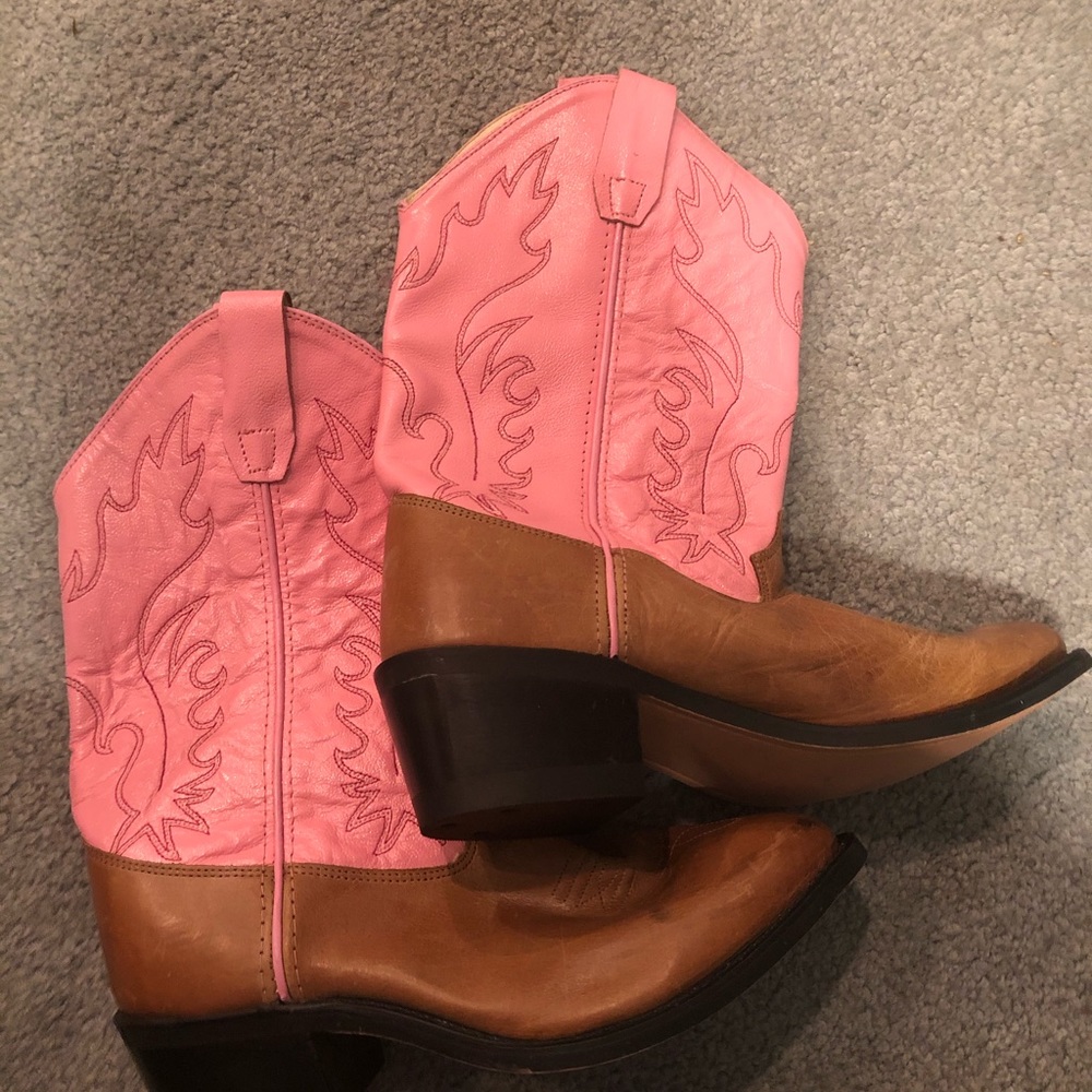Pink cowgirl boots